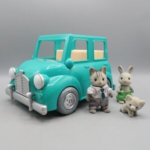 Li' l Woodzeez Calico Critters Teal Toy Car Camp3r & Calico Critter Lot